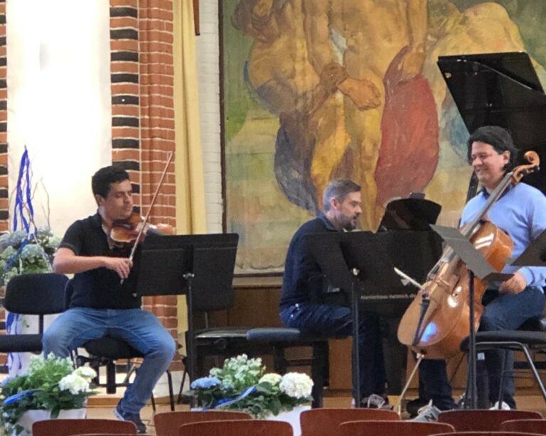 Mohamed Hiber rehearsing with José Gallardo and Claudio Bohorquez at Maïklange festival in Verden-Germany,